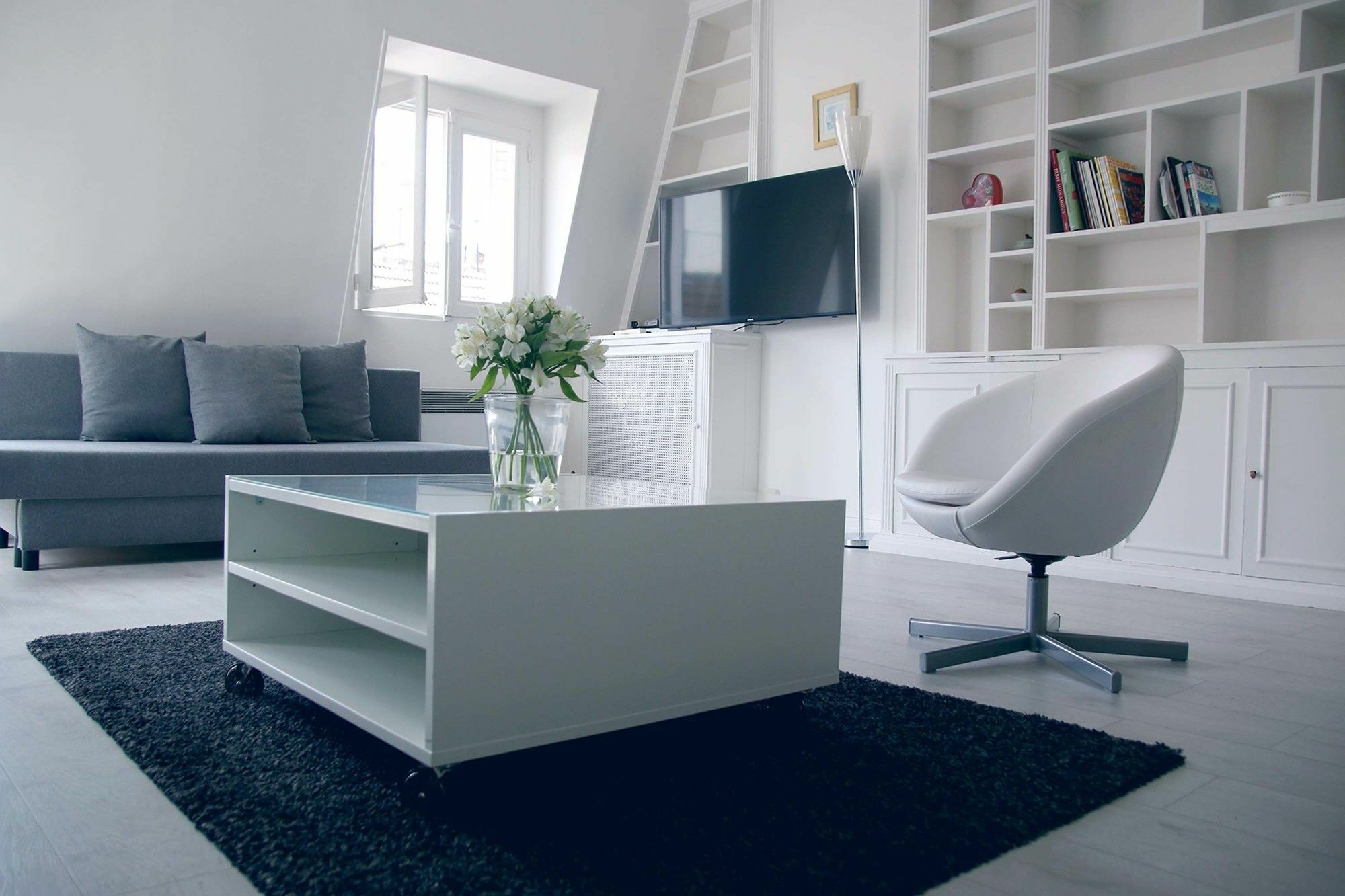 Rue De Ponthieu Furnished * Paris